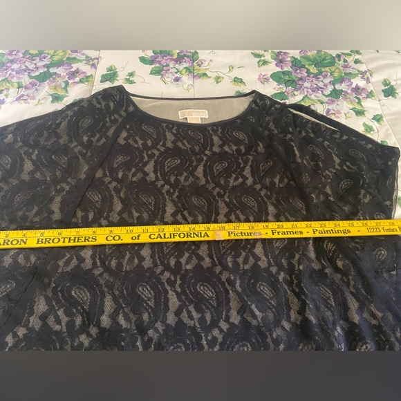 Beautiful Short Sleeve Black Lace Michael Kors Top with Nude Lining - Picture 8 of 9